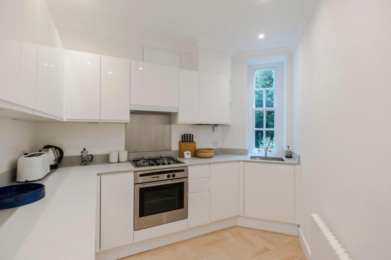 Bright And Leafy 1 Bedroom Flat In The Heart Of Chelsea Apartamento